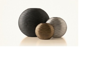Juego de Jarrones de Flores de Aluminio Plateado Martillado a Mano, Jarrón de Metal Geométrico Moderno con Facetas para Decoración Contemporánea del Hogar y la Oficina - Product Image 4