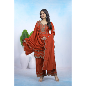Conjunto exclusivo de kurti y pantalón de crepé natural con bordado de lentejuelas y dupatta a juego para mujer, ropa étnica festiva. - Product Image 1