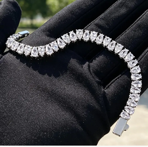 Pulsera de tenis de moissanita en tono plateado con piedra en forma de pera y cierre de broche, joyería de moda, regalo - Product Image 5