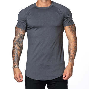 T-shirt de sport gris foncé pour homme, coupe athlétique, mélange de coton extensible, col rond, haut de sport - Product Image 1