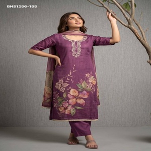 Ensemble prêt-à-porter de qualité supérieure en coton et lin avec broderie Yok et imprimé Simmar, Kurti-Pantalon-Dupatta, achat en ligne en Inde - Product Image 1