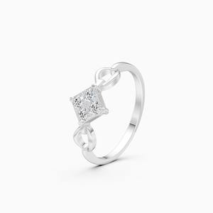 Anillo con racimo de diamantes cultivados en laboratorio de 0.20 quilates en oro amarillo, blanco y rosa de 9 quilates - Product Image 2