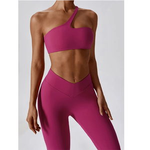 Soutien-gorge de sport et pantalon taille haute tendance pour femmes, pour le yoga, la gym et l'entraînement. Conception respirante. Couleur unie, coupe ajustée. - Product Image 5
