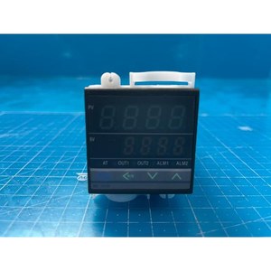 Contrôleur de température PID série RKC CB100, disjoncteur CB100, utilisé comme pièce détachée d'équipement semi-conducteur ancien - Product Image 1