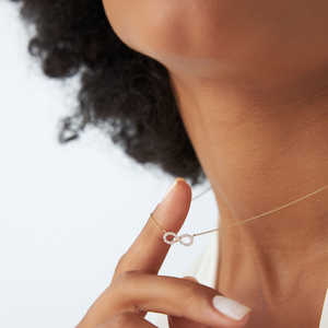 Pendentif Collier Infini en Argent Sterling 925 Plaqué Or 14K avec Diamant et Moissanite, Prix de Gros, Idéal pour Mariage - Product Image 1