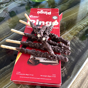 Crispy Milk Stick <b>Biscuits</b> 186g Pingo Cocoa Crumb Series: Bold Chocolate vs. Creamy Milk Chocolate – Double the Crunch! - Product Image 5