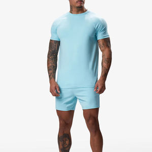 T-shirt à manches courtes uni bleu ciel pour hommes, ensemble 2 pièces assorti avec short, tenue de sport, de gym, d'entraînement - Product Image 1