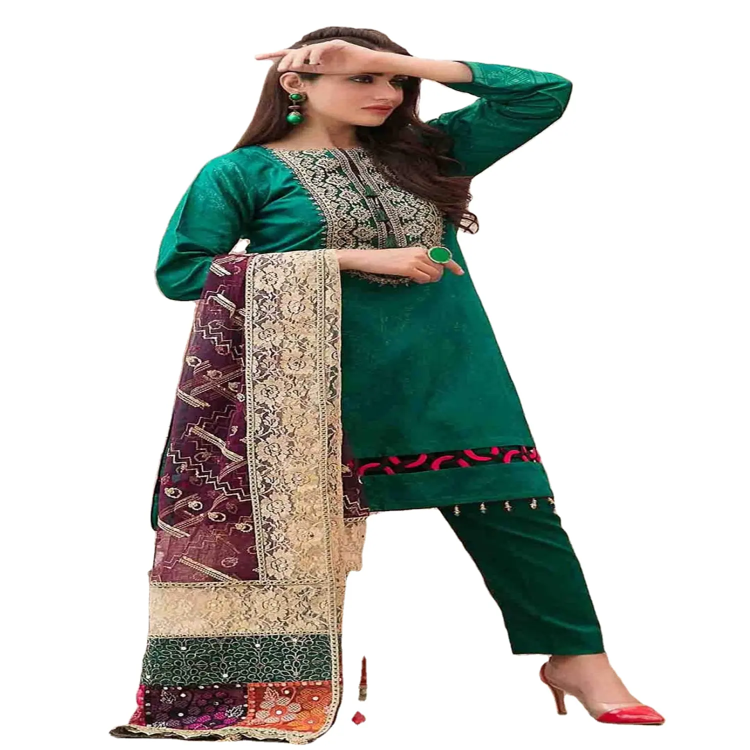 पाकिस्तानी उत्तम गुणवत्ता सिले और बिना सिले अनुकूलित आकस्मिक/जातीय/मुस्लिम पहनने/भारतीय पाकिस्तानी पहनने/दुल्हन की पोशाक AJM द्वारा