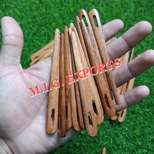 Les aiguilles à tisser en bois utilisent des fils de chaînage pour accélérer le processus de tissage. L'aiguille à tisser est fabriquée en bois de hêtre de qualité supérieure. - Product Image 4