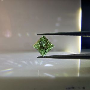 Diamant de laboratoire vert de qualité supérieure, taille princesse, pierre lâche certifiée IGI, haute clarté, pour la fabrication de bijoux - Product Image 4