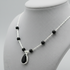 Collar de Ónix Negro Hecho a Mano, Collar de Piedras Preciosas de Pera Redonda de 8 mm, Joyería de Plata Chapada en Oro de 16 Pulgadas para Bodas y Fiestas - Product Image 3