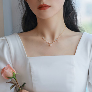 Collier de perles d'eau douce baroque à la mode, nouvelle chaîne de clavicule en pétales, 8-9 mm, bijoux populaires - Product Image 2
