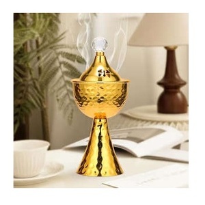Brûleur d'encens en or avec finition diamantée – Cylindre à bakhoor en métal martelé intégral - Product Image 1