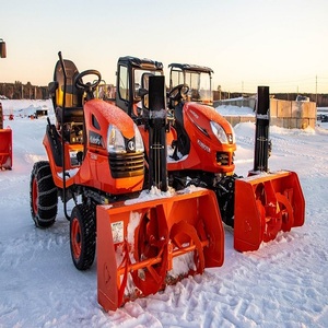 Tracteur Kubota puissant avec souffleuse à neige, machine de déneigement hivernal robuste pour fermes, allées et commerces - Product Image 1