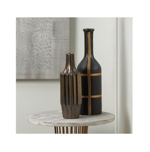 Jarrón Alto Negro con Patrón de Cuadrícula Abstracta Moderna, Maceta Decorativa de Cobre Pulido Acanalado, Elegante Accesorio para Mesa Auxiliar de Sala de Estar - Product Image 2