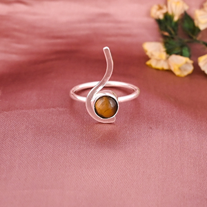 แหวนทองเหลืองชุบเงินประดับพลอยตาเสือธรรมชาติสำหรับผู้หญิง - Product Image 1