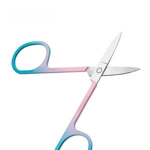 Ciseaux de beauté sûrs à lame droite en acier inoxydable avec logo personnalisé, manche en plastique, pour la coupe des sourcils et des cils, par ANAAIF - Product Image 3