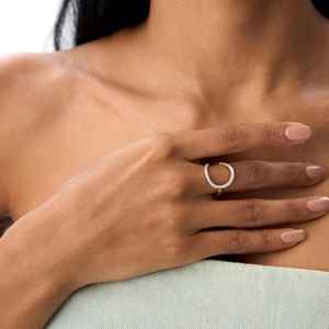 Bague en diamant rond cultivé en laboratoire pour femme, or massif 14 carats, élégante, avec bande festonnée, cadeau d'anniversaire, idéale pour une petite amie - Product Image 5