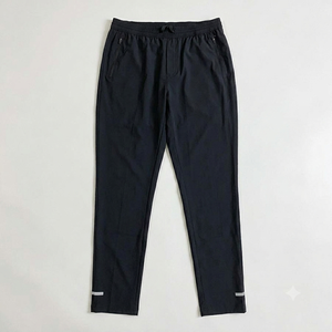 Conjunto de Chaqueta y Pantalones Cortavientos con Capucha Negra para Hombre, de Nailon Personalizado Premium, de Secado Rápido, Estilo Urbano Informal para Primavera - Product Image 4