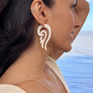 Pendientes de Hueso de Búfalo Natural – Joyería Boho Ligera con Colgantes Artesanales Naturales - Product Image 5