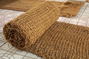 ใยมะพร้าวธรรมชาติ จีโอเท็กซ์ไทล์ ตาข่ายใยมะพร้าว 2ม.*20ม. แบบสองชั้น x สองชั้น เป็นมิตรกับสิ่งแวดล้อม 8-9กก. สีน้ำตาลทอง แบบม้วน สำหรับงานรองพื้น - Product Image 2