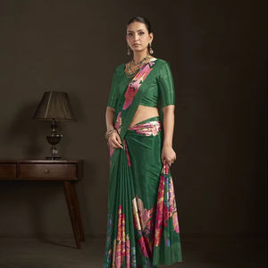 Sari prêt-à-porter élégant avec chemisier cousu en crêpe de soie à imprimé numérique floral, fournisseur en gros de saris indiens - Product Image 1