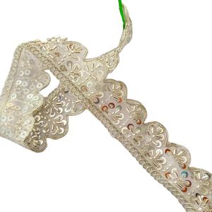 Tela de Organza con Lentejuelas de Poliéster y Rayón, Bordada a Máquina, Ecológica, Lavable, Reciclada, con Patrón Floral de 1.5 Pulgadas de Ancho, Hecha a Medida - Product Image 1