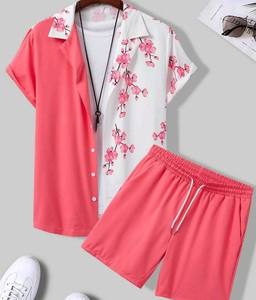 Camisa de manga corta con botones y estampado de palmeras blancas y negras para hombre, conjunto de 2 piezas con pantalones cortos a juego, atuendo informal hawaiano para la playa - Product Image 3