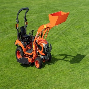 รถตัดหญ้าแบบนั่งขับ Kubota G261 HD 54 ที่ทนทาน พร้อมแท่นตัดกว้าง 42 นิ้ว เพื่อการตัดหญ้าอย่างแม่นยำ - Product Image 1