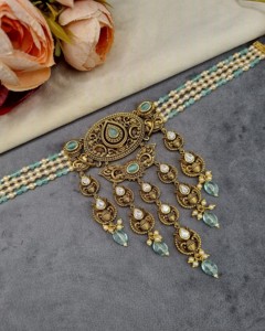 Ensemble de collier ras-de-cou perlé de créateur avec boucles d'oreilles à perles tombantes et mangtika, bijoux de mode ethniques pour tenues festives, fabricant - Product Image 5