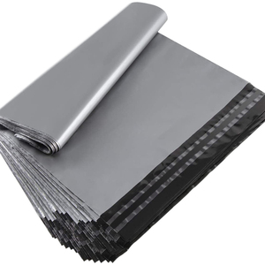 Sacs d'expédition en polyéthylène imprimés sur mesure avec fermeture adhésive, imperméables, pour la vente au détail et le commerce électronique - Product Image 5