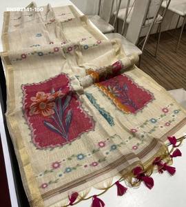 Hermoso Saree de Algodón Muga Suave con Tejido de Rayas Florales y Pallu Floral de Resham Colorido con Borlas - Proveedor Indio - Product Image 5