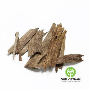ไม้กฤษณาเวียดนามเกรด A ชิ้นเล็ก OCK4 ขายส่งสำหรับร้านน้ำหอมพิเศษ - Product Image 1