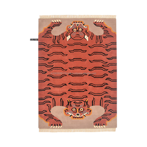 Tapis tibétain traditionnel en laine tufté à la main, motif double peau de tigre, style bohème rose corail, aspect fourrure animale exotique, écologique - Product Image 1