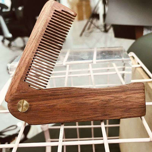 Peigne pliant en bois de santal, peigne à barbe en bois, artisanat naturel - Product Image 3