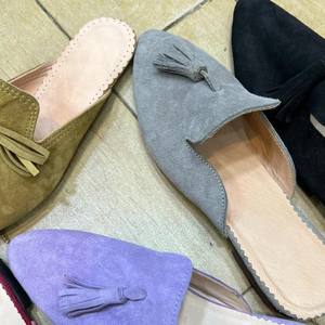 Babouches marocaines multicolores en daim faites à la main avec pompons, mules en cuir pour femmes - Product Image 2