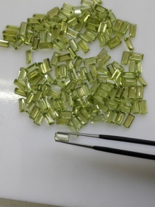 Peridoto Verde Natural, Corte Baguette de 6x3MM, Gema Suelta de la Mejor Calidad para Joyería - Product Image 4