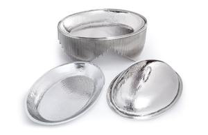 Plat à chafing moderne en argent martelé, grand chauffe-plat ovale avec base à franges moderne pour la restauration d'événements de mariage au Moyen-Orient et au Golfe - Product Image 4