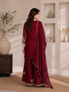 Costumes Salwar de qualité supérieure pour mariage, disponibles à prix de gros pour l'exportation depuis l'Inde - Product Image 3