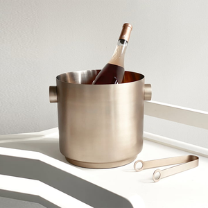 Seau à glace cylindrique en bronze, récipient décoratif en métal pour bar, idéal pour les mariages, les événements et la décoration intérieure, avec pinces. - Product Image 6
