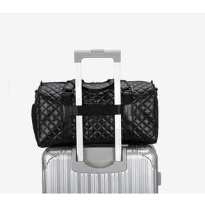 Sac de voyage sportif en cuir PU imperméable – Sac de sport, de fitness, de yoga et de week-end portable pour hommes et femmes - Product Image 2