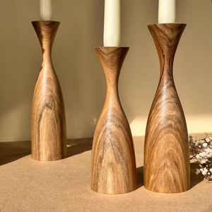 Support décoratif en bois pour bougies, parfait pour centre de table, balcon, ambiance de soirée et décoration intérieure, provenant d'Inde. - Product Image 1