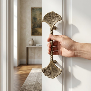 Manija de Puerta Premium con Diseño de Hoja de Ginkgo en Latón Antiguo |   Herrajes Artísticos para Gabinetes, para Interiores Modernos y Clásicos - Product Image 3