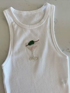 Haut court ajusté pour femme, en maille côtelée, sans manches, avec applique perlée décorative, vêtement d'été décontracté de haute qualité - Product Image 3