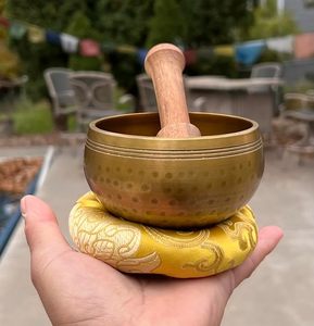 Bol chantant tibétain pour la méditation avec mallette en bois et coussin pour le yoga, la pleine conscience et la guérison sonore - Product Image 5