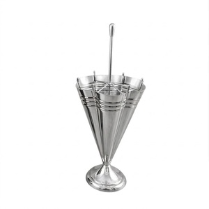 Porte-parapluies en cuivre perforé de style Mid-Century Modern, organisateur d'entrée en métal de style industriel français vintage pour parapluies - Product Image 4