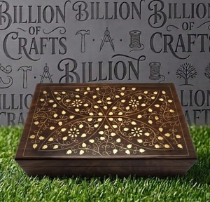 Boîte cadeau en bois écologique avec incrustation en laiton et motif floral, boîte à bijoux, rangement de table, décoration personnalisée pour la maison - Product Image 4