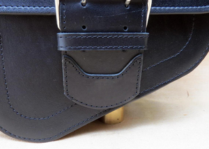 Sac de bras oscillant latéral gauche pour moto en cuir véritable avec porte-bouteille sacoche en cuir étanche bagages de moto vente en gros - Product Image 2