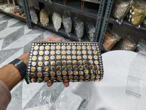 Bolso de Mano para <span class=keywords><strong>Mujer</strong></span> Shakuntala Vintage, Diseño de Mosaico de Latón con Piedras y Conchas, Ecológico, Grabado con Láser, Tema de Amor, Hecho a Mano - Product Image 5