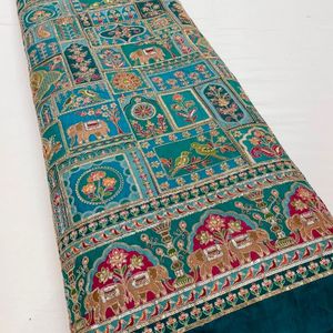 Tela Crepé Tejida de 54 Pulgadas con Estampado Floral y Borde Daman para Trajes Étnicos de Niñas, Kurtis y Paneles de Lehenga - Product Image 4
